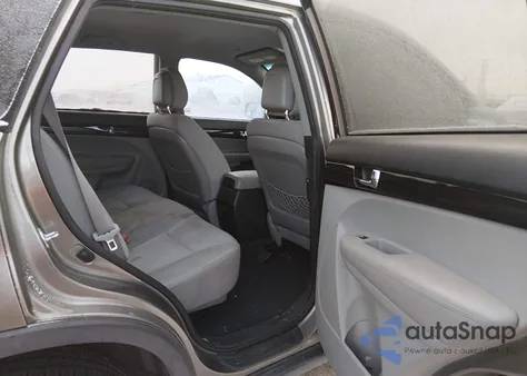 2011 Kia Sorento Lx z USA, uszkodzony, nr VIN 5XYKTCA13BG073322